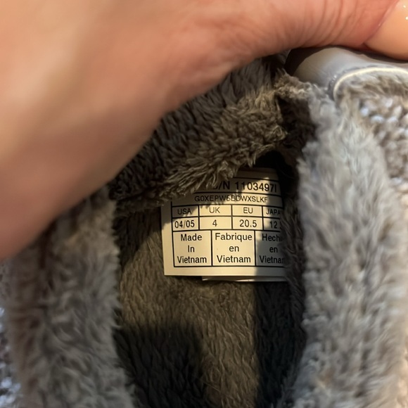 Baby UGGs excellent condition! US 4/5 gray in color. - Picture 3 of 3